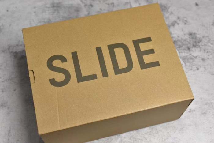 Yeezy Sl*de Resin