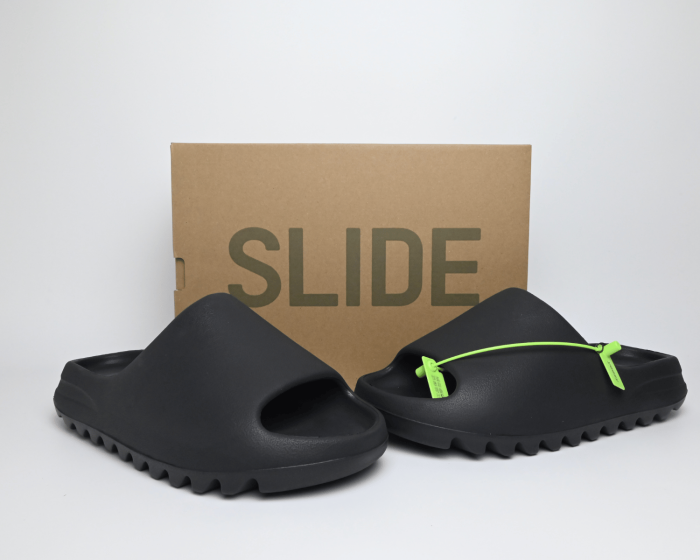 @didas Yeezy Sl*de Onyx