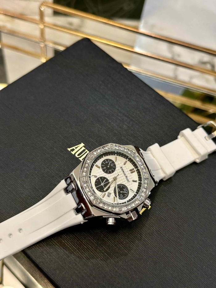 Royal Oak Diamond-Set White Dial Quartz Movement Watch【Dial diameter：38mm】