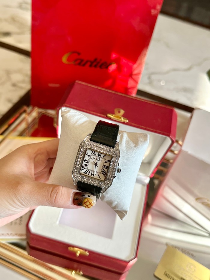 Santos Diamond-Set Bezel Silver Square Dial Quartz Movement Watch【Dial diameter：42mm】