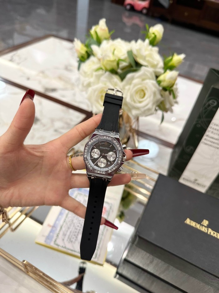 Royal Oak Diamond-Set Black Dial Quartz Movement Watch【Dial diameter：38mm】