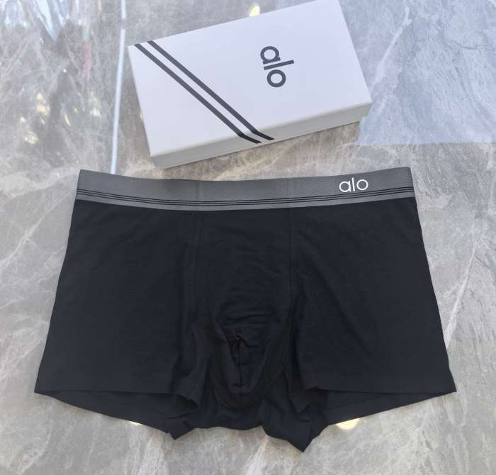 Small Emblem Solid Color Men's Underwear 3 pieces per box