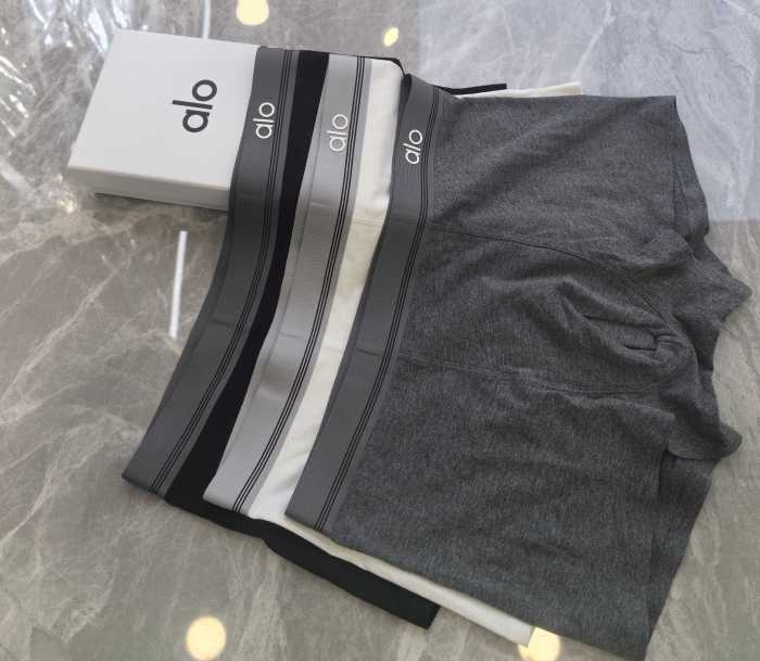 Small Emblem Solid Color Men's Underwear 3 pieces per box