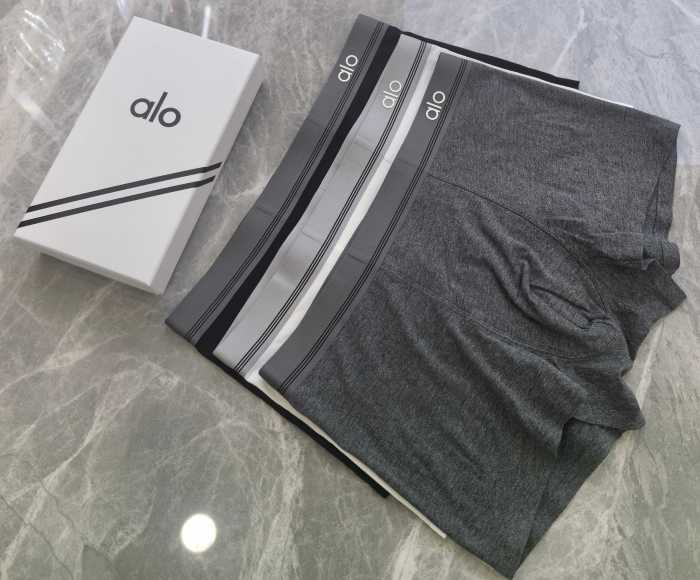 Small Emblem Solid Color Men's Underwear 3 pieces per box