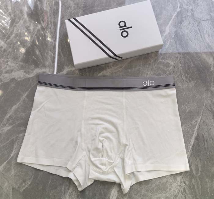 Small Emblem Solid Color Men's Underwear 3 pieces per box