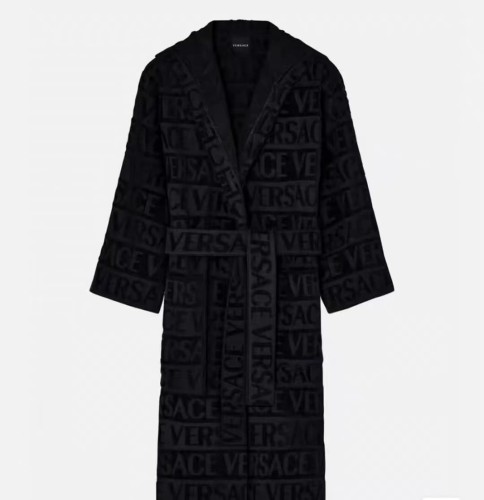 Medusa Letter Logo Jacquard Bathrobe