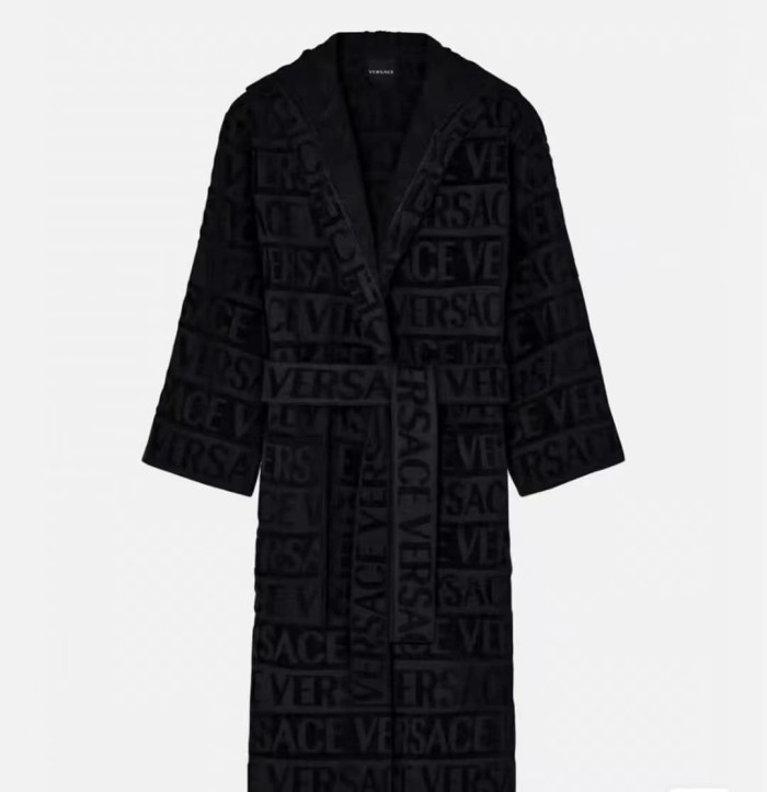 Medusa Letter Logo Jacquard Bathrobe
