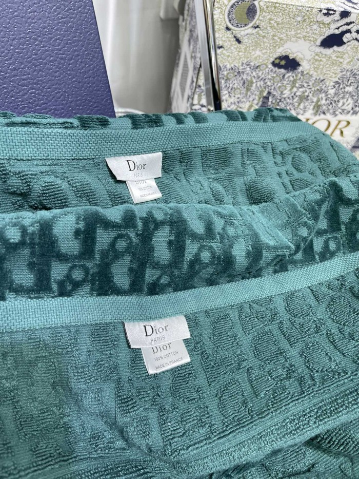 Solid Color Letter 3D Jacquard Bath Towel Set 3 colors