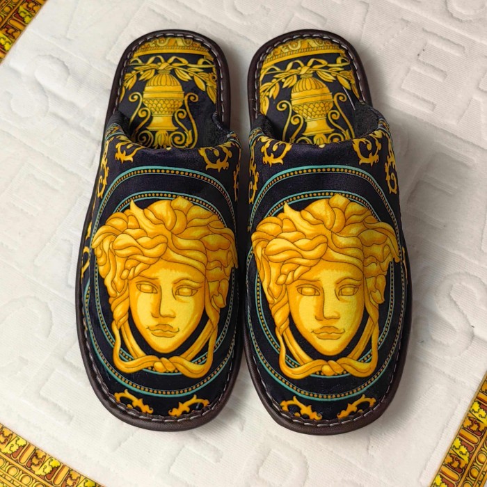 Medusa Wreath House Shoes 9 colors
