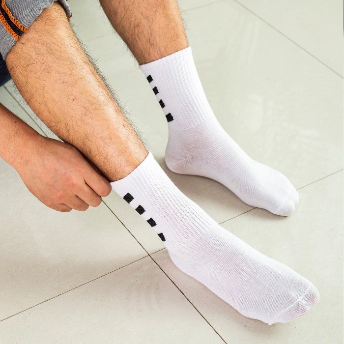 Fashionable sports mid-calf men's socks 25 colors