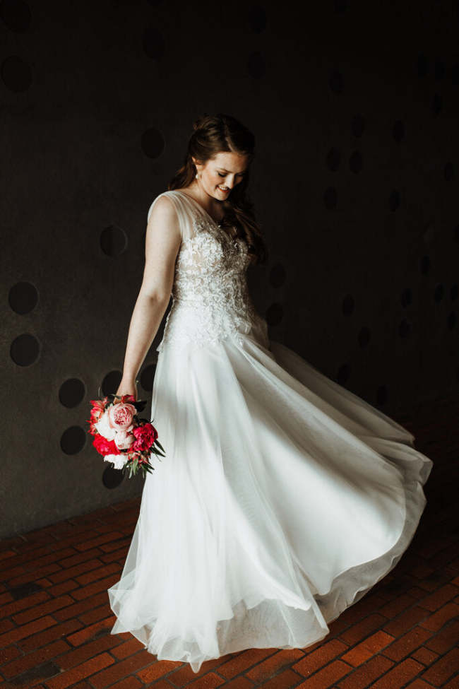 BERRIT MODE Tulle A-line Lace Plunging V Illusion Strap Size 18