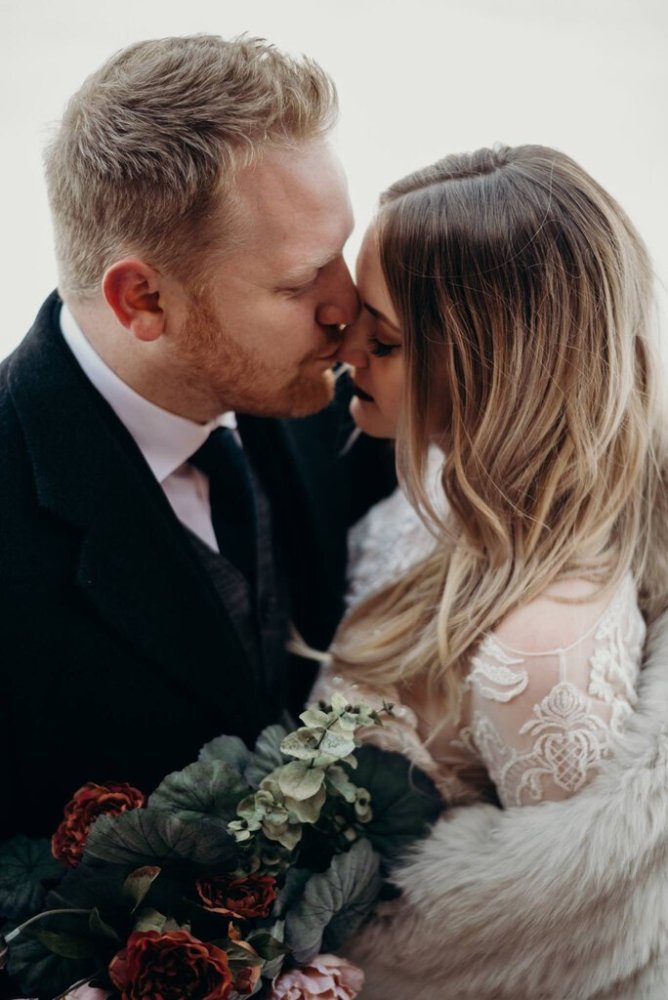 OLEG CASSINI LACE TRUMPET WITH FULL SLEEVES Size 10