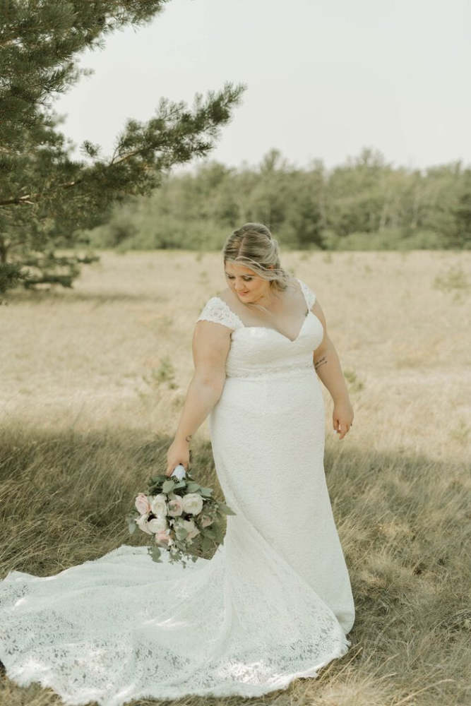 MADISON COLLECTION LACE SHEATH WITH CAP SLEEVE + CORSET BACK Size22