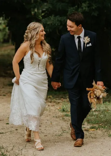 MADI LANE Tulle + Lace F+F Plunging V Size 10