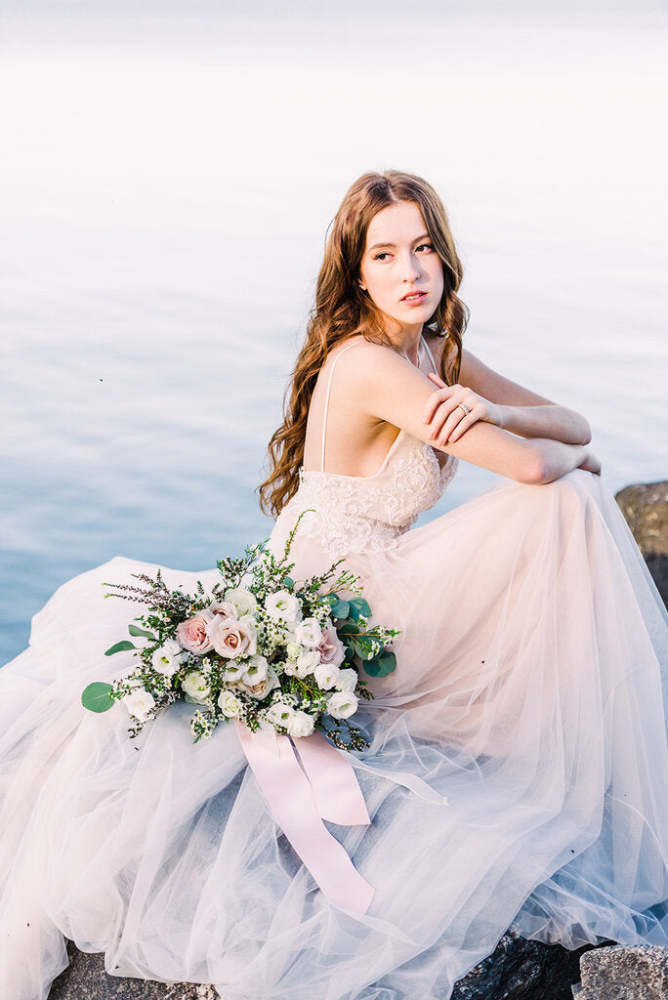 LUCY Tulle A-line Lace Bodice Pearl Belt Size 10