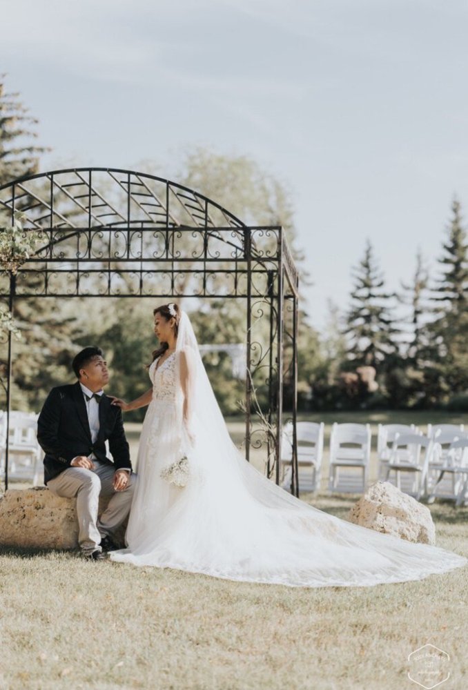 MORILEE Tulle Ballgown Lace Detail Plunging Neckline Satin Double Band Size 6