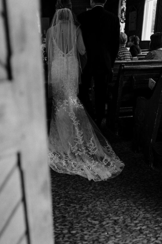 STELLA YORK Lace Fit + Flare V Neck Low Back Size 8