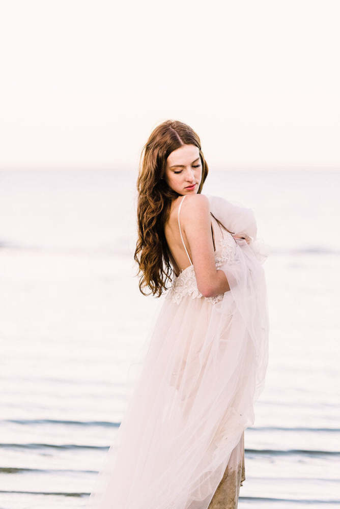 LUCY Tulle A-line Lace Bodice Pearl Belt Size 10