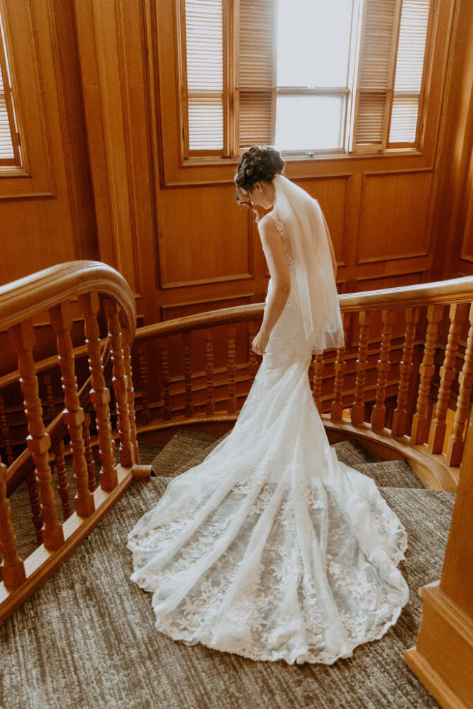 ESSENCE OF AUSTRALIA Lace F+F Plunge Illusion SL Open Back Size 4