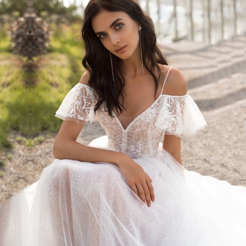 V necklace wedding lady dress