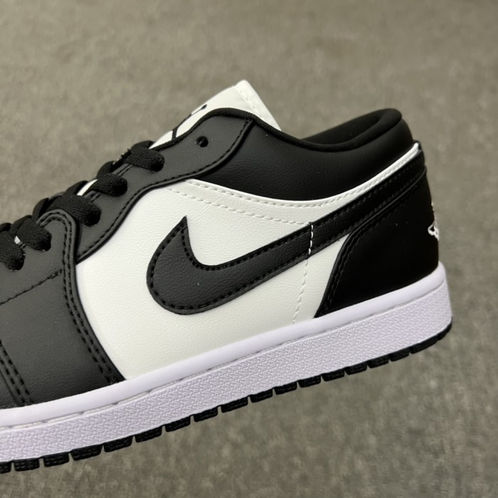 Jordan 1 Low White Black Panda