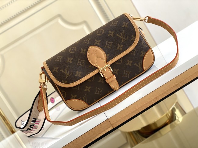 Handbag Louis Vuitton M45985 size 25.0 × 9.0 × 15.0 CM