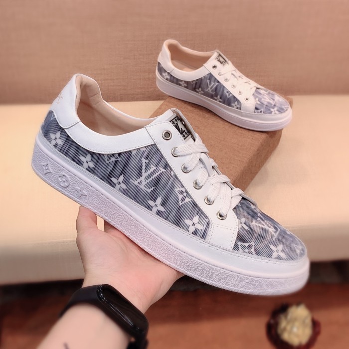 Louis Vuitton Low Top sneaker 102