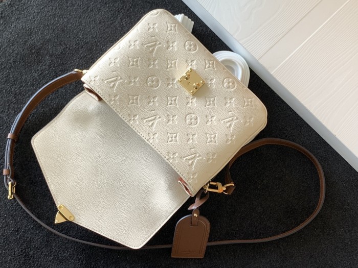 Handbag Louis Vuitton M53940 size 25.0 x 19.0 x 7.0 cm
