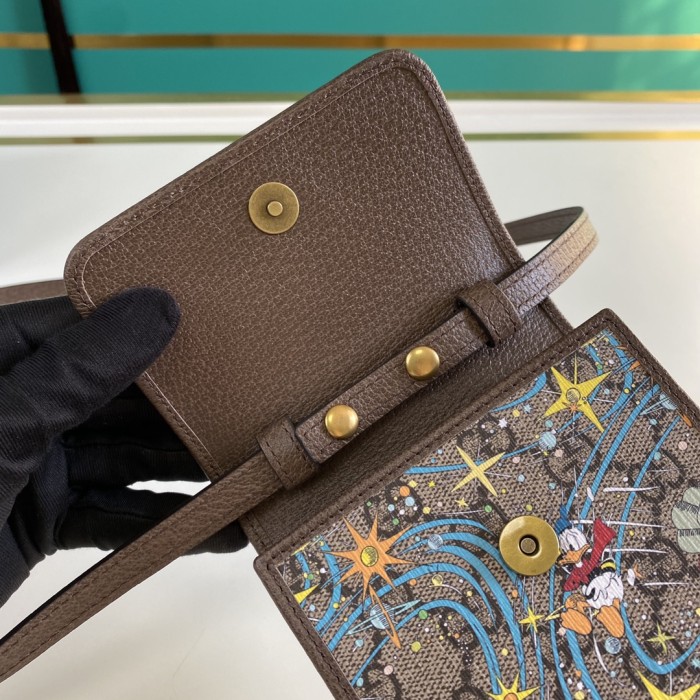 Handbag Gucci 647927 size 11.5*18*3.5 cm