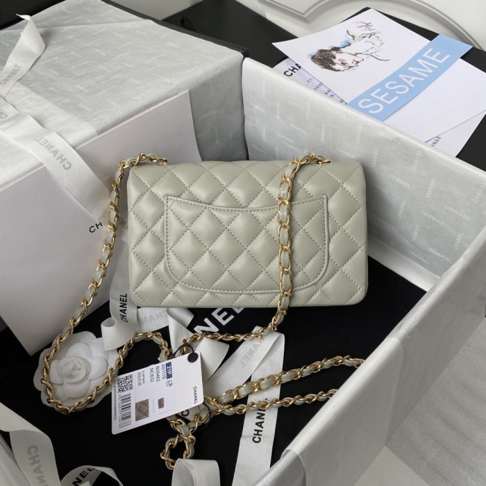 Handbag Chanel size 20 cm