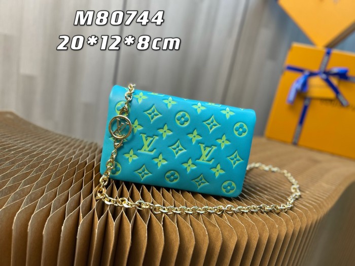 Handbag Louis Vuitton Pochette Coussin Monogram M80744 size 20 x 14 x 8cm