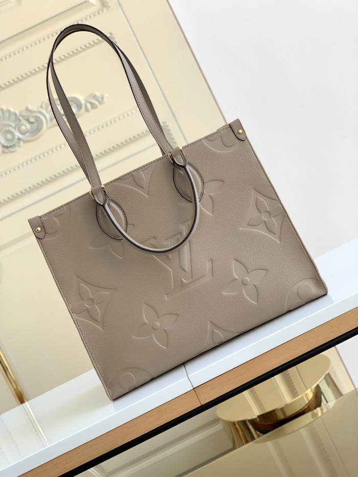 Handbag Louis Vuitton M45607 size 34-26-15 cm