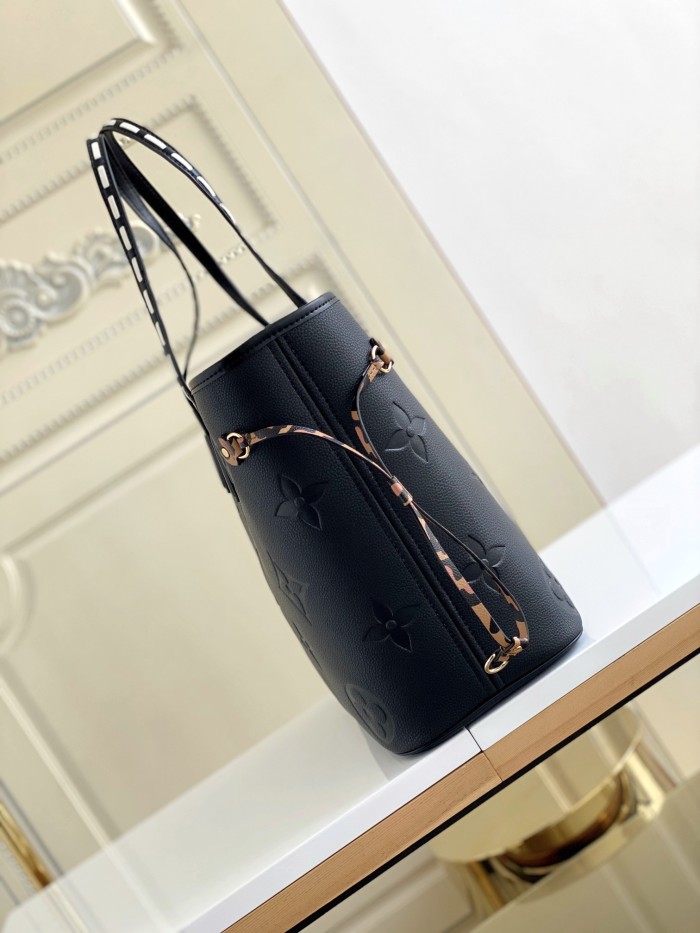 Handbag Louis Vuitton M45856 size 31 x 28 x 14 cm