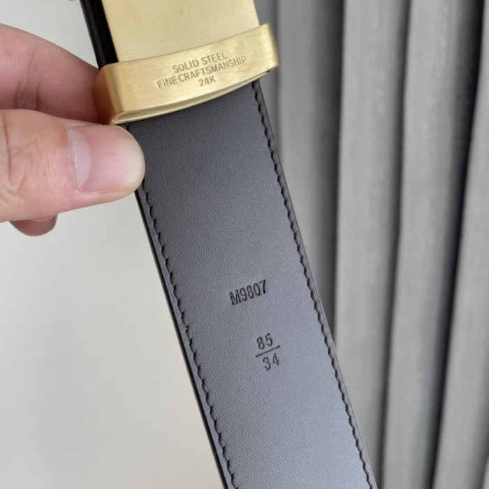 Louis Vuitton Belt 8 (width 4cm)