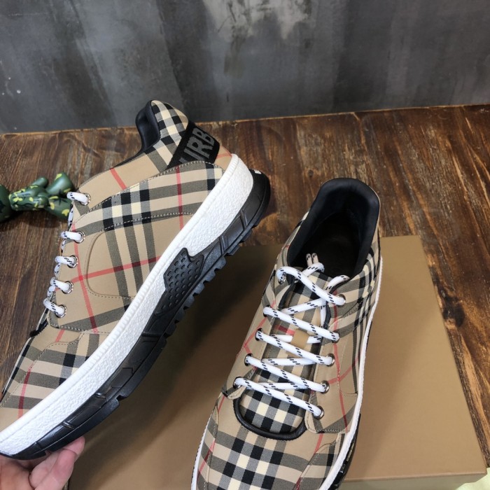 Burberry Arthur Vintage Sneaker 26