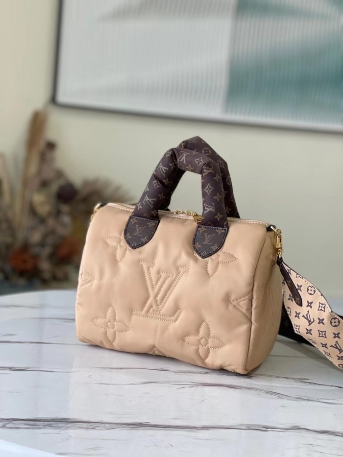Handbag Louis Vuitton M59008 size 25 x 19 x 15cm