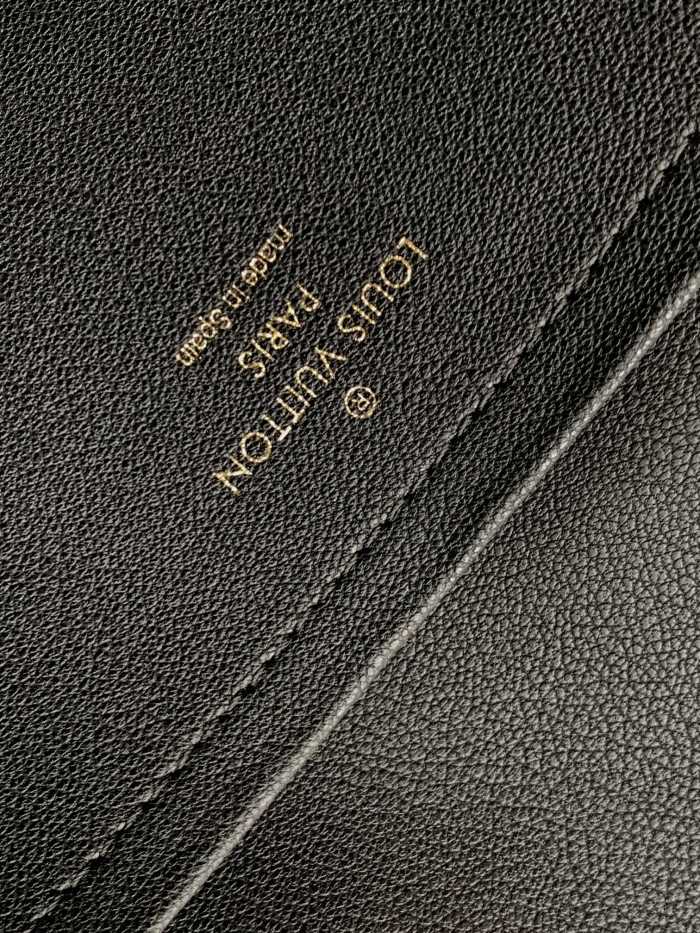 Handbag Louis Vuitton M46126 size 24.5 x 15.0 x 6.5 cm