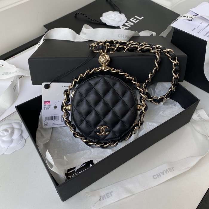 Handbag Chanel AP2568 size 17X14x2.4 cm