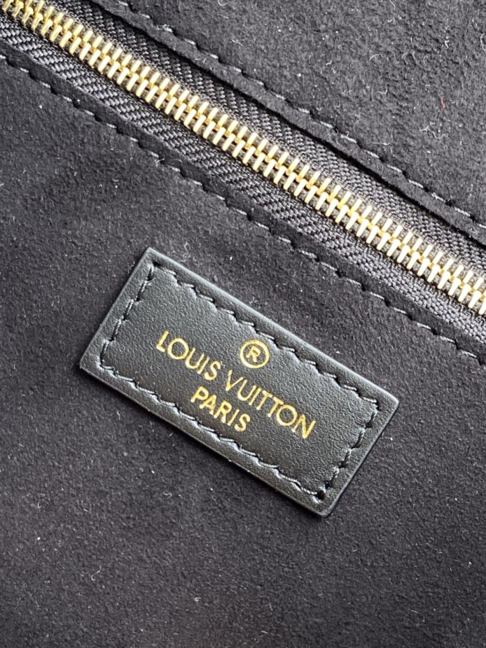 Handbag Louis Vuitton M46040 size 31 x 28 x 14 cm
