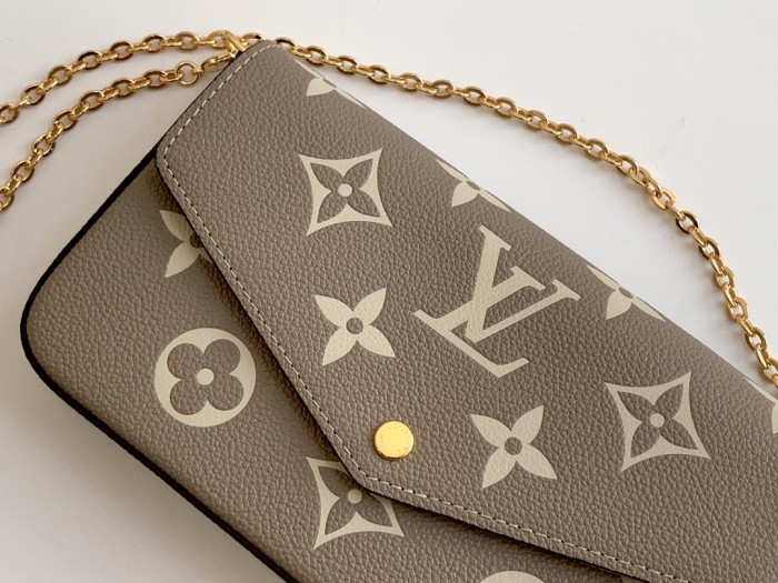 Handbag Louis Vuitton M69977 size 21.0 x 12.0 x 3.0 cm