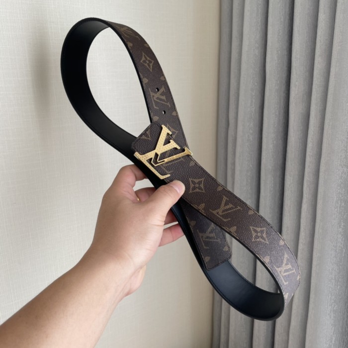 Louis Vuitton Belt 8 (width 4cm)