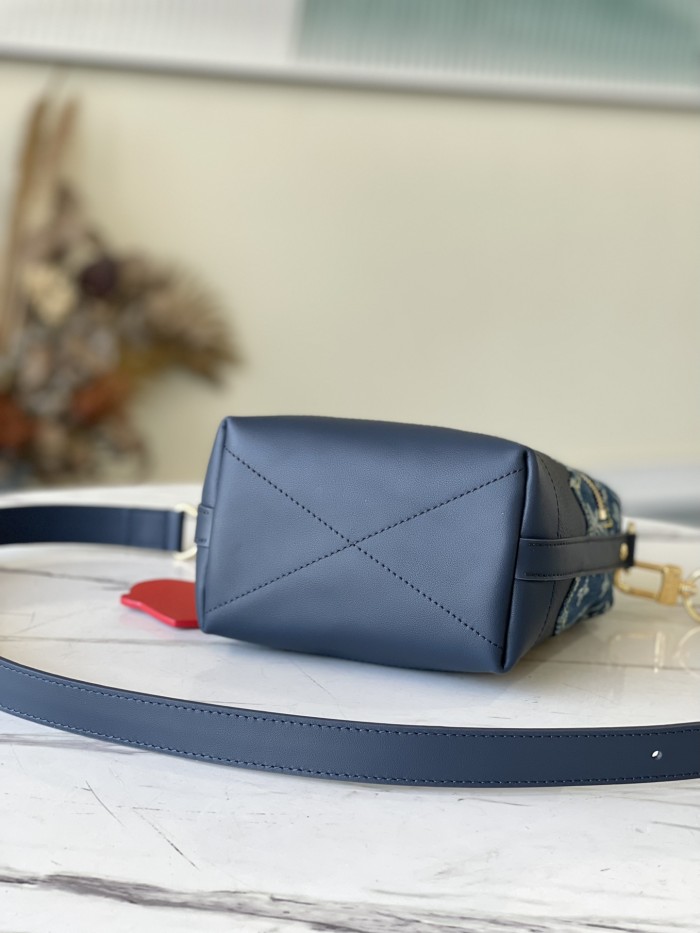 Handbag Louis Vuitton M45970 size 23 x 28 x 10cm