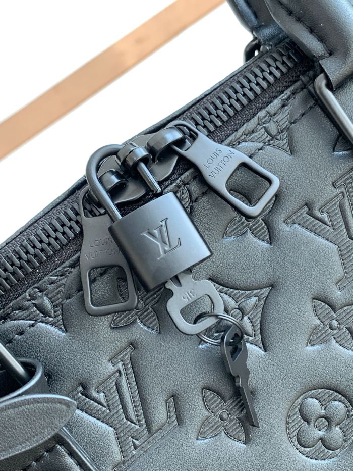 Handbag Louis Vuitton M44810 size 50 x 29 x 23 cm