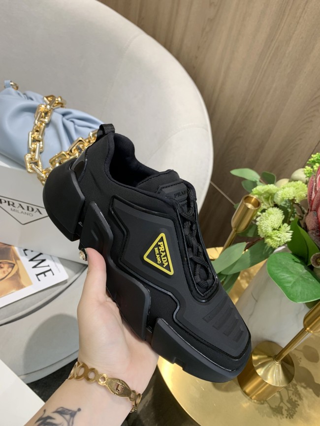 Prada Low Top sneaker 45