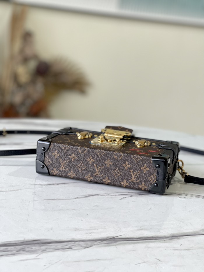 Handbag Louis Vuitton M44199 size 20 x 12.5 x 5 cm