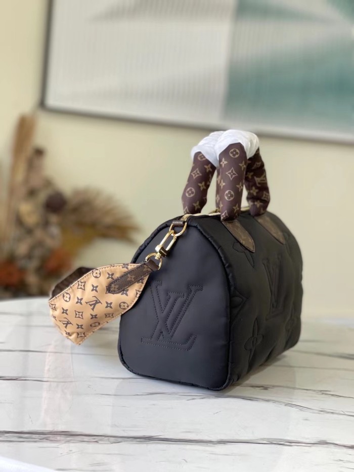 Handbag Louis Vuitton M59008 size 25 x 19 x 15cm