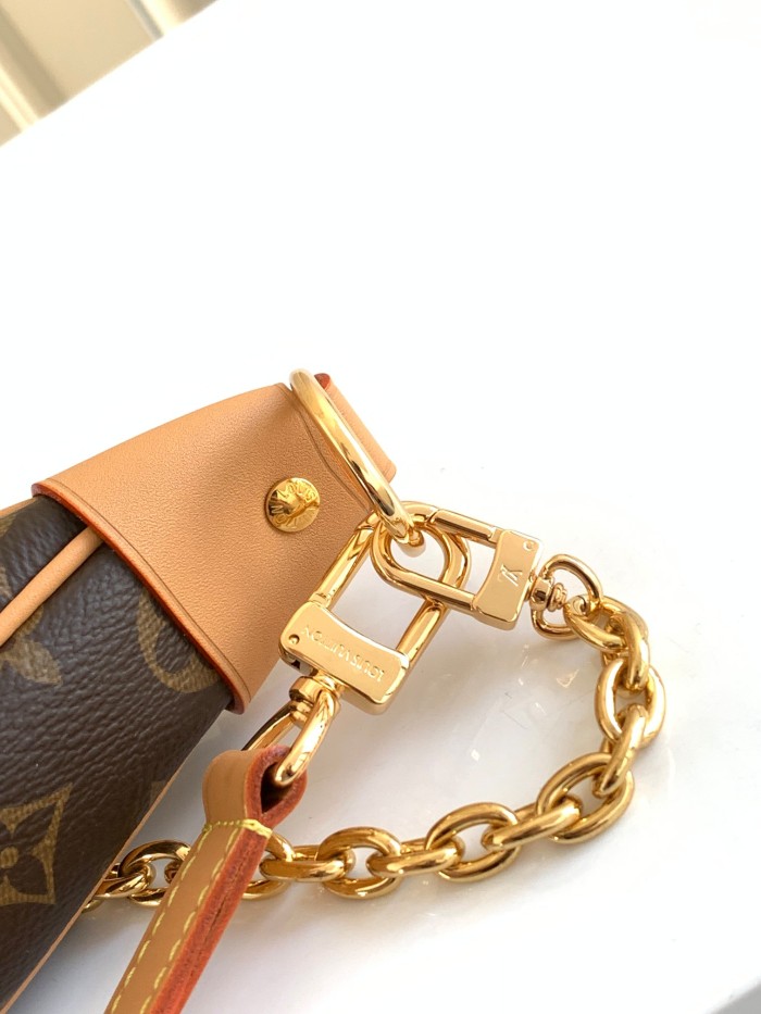 Handbag Louis Vuitton M81098 size 24*6*22 cm