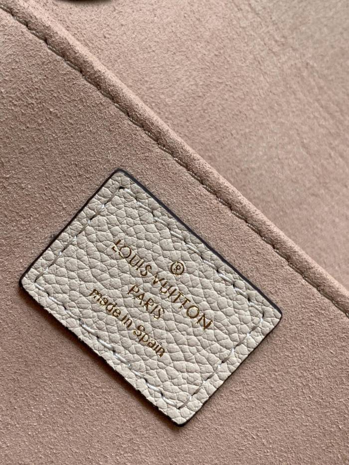 Handbag Louis Vuitton M 44353 size 26-19-9.5 cm