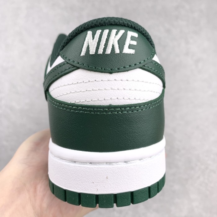 Nike Dunk Low Vintage Green (W)