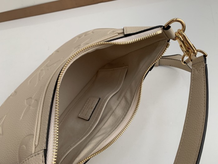 Handbag Louis Vuitton 46099 size 22 x 14 x 9 cm